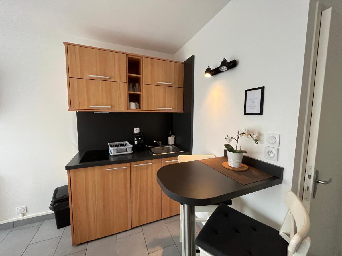 Mirac, Studio Proche Memorial De Caen Apartment Luaran gambar